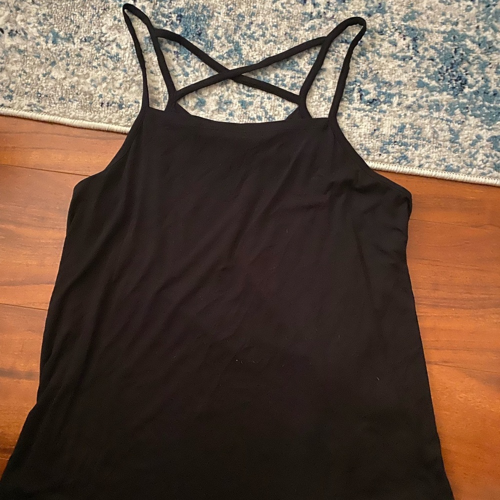 Black tank top, cute back